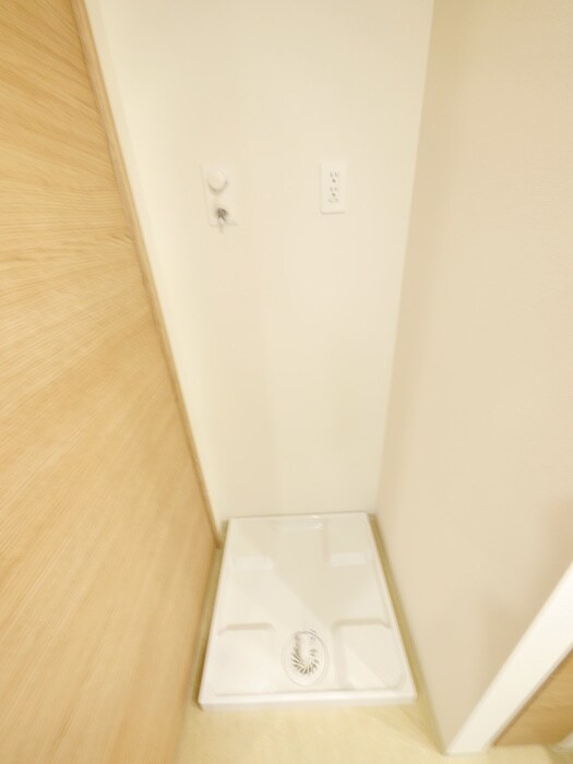 物件内観写真18　(洗濯機置場)