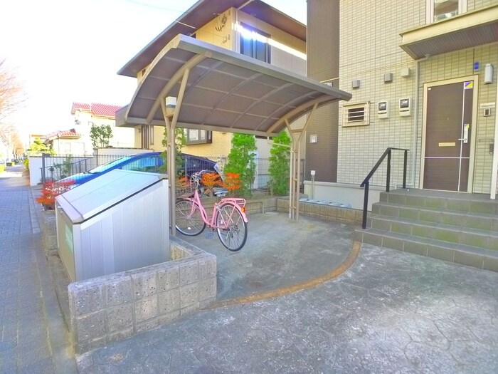 物件外観写真2　(駐輪場)