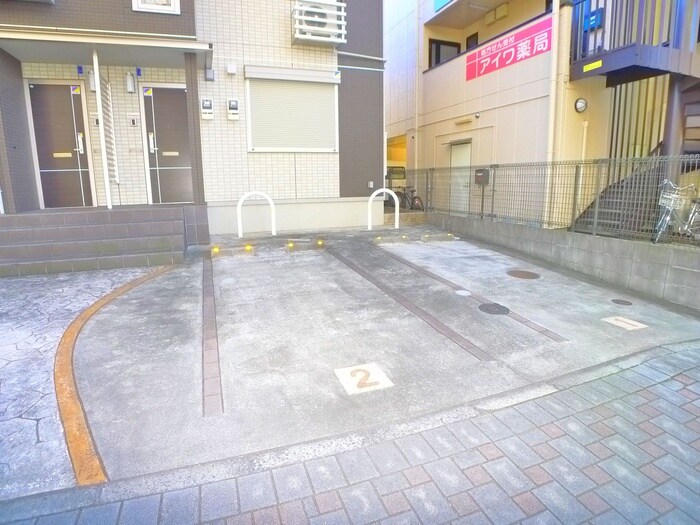 物件外観写真3　(駐車場)