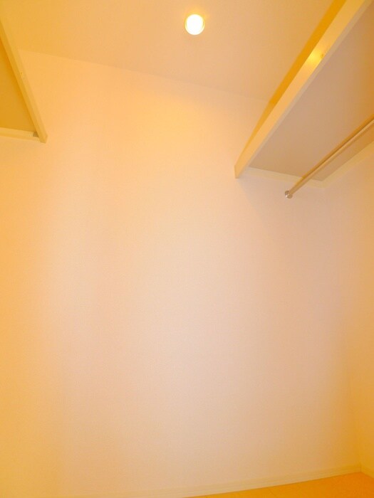 物件内観写真13　(収納)