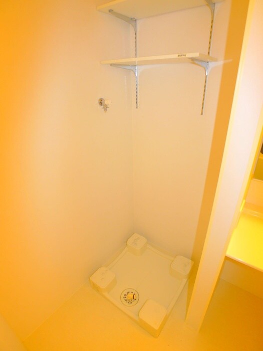 物件内観写真17　(洗濯機置場)