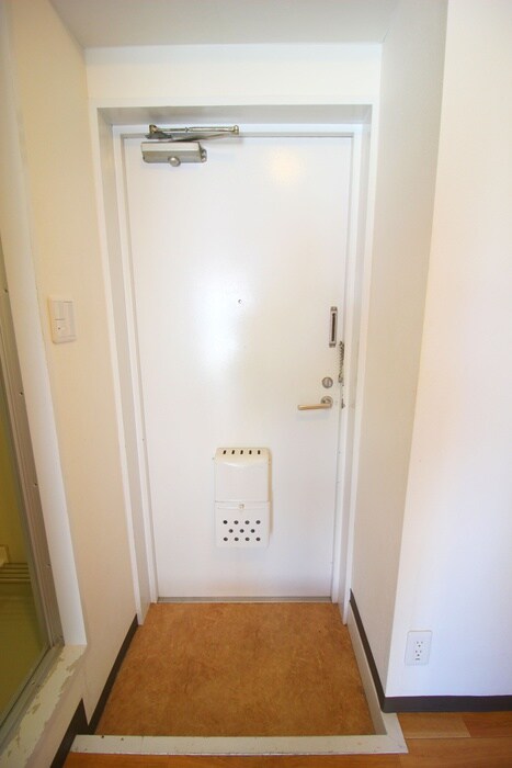 物件内観写真7　(玄関)