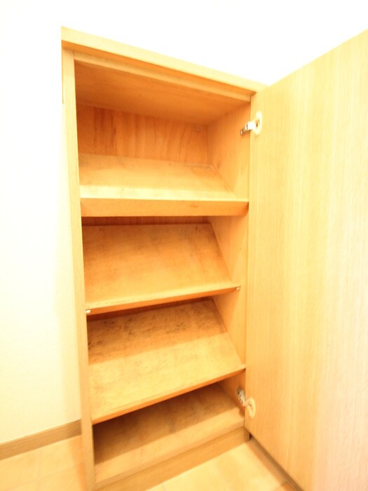 物件内観写真18　(靴箱)