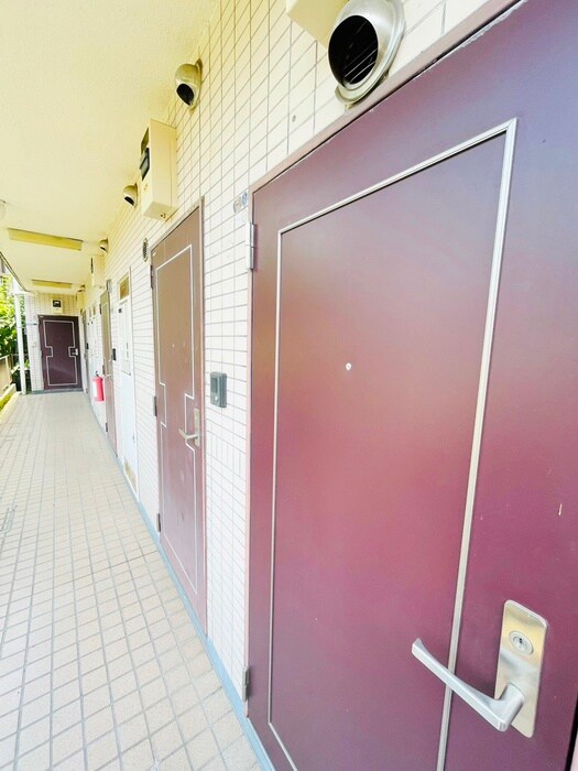 物件外観写真3　(エントランス部分)