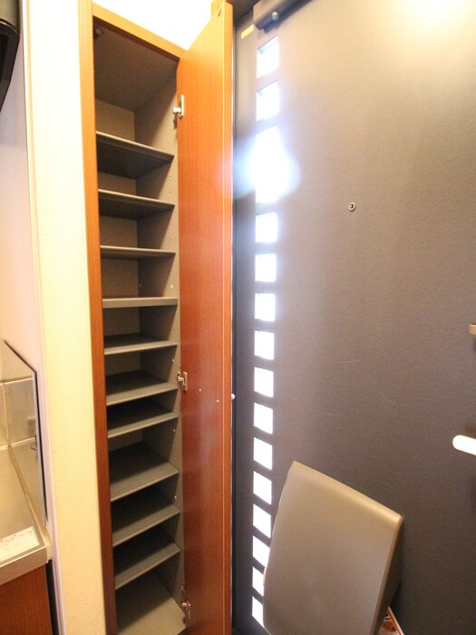 物件内観写真18　(靴箱)