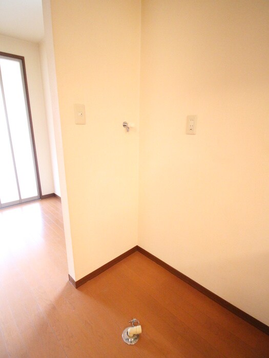 物件内観写真19　(洗濯機置場)