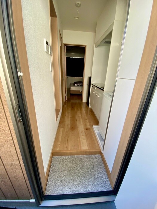 物件内観写真12　(玄関)