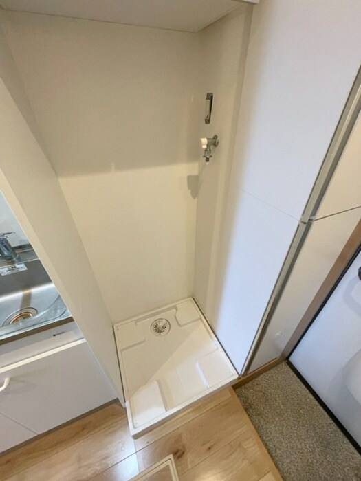 物件内観写真12　(洗濯機置場)