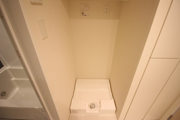 物件内観写真12　(洗濯機置場)