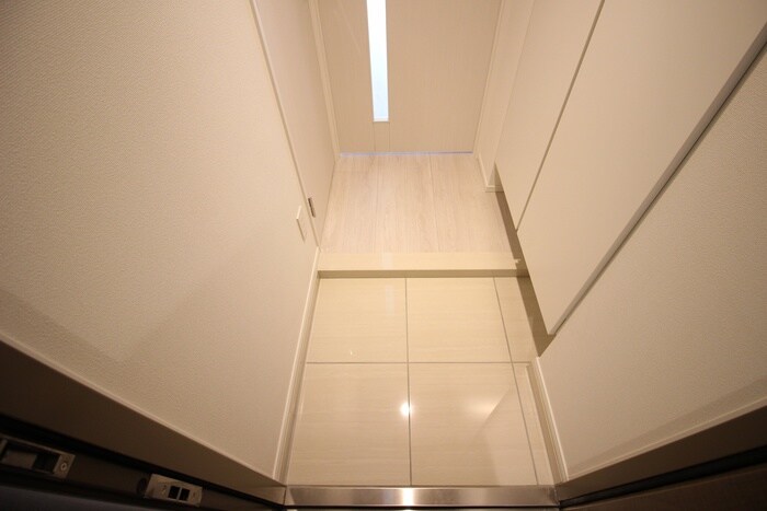 物件内観写真17　(玄関)