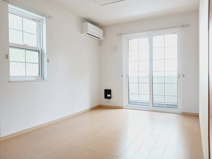 物件内観写真3　(居室)