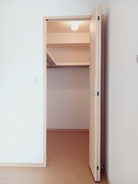 物件内観写真8　(収納)