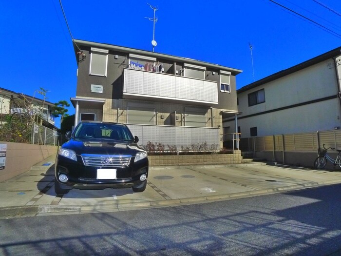 物件外観写真3　(駐車場)