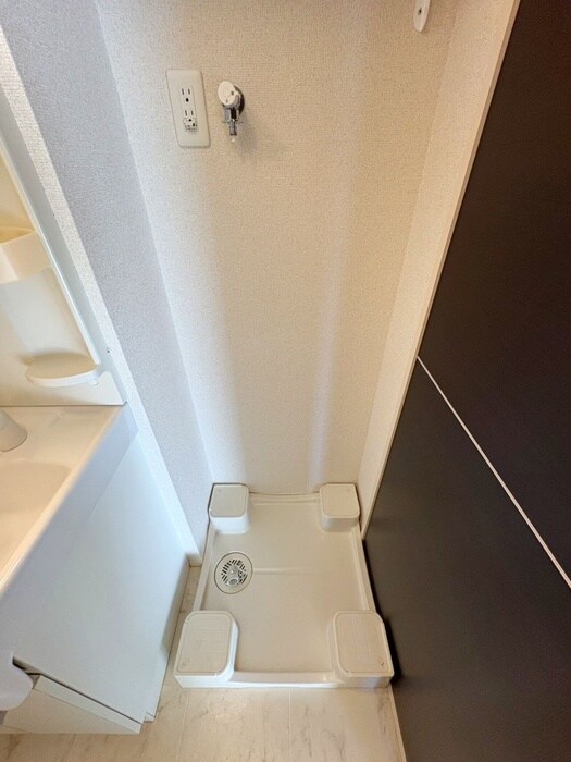 物件内観写真15　(洗濯機置場)