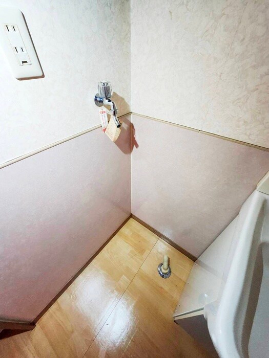 物件内観写真15　(洗濯機置場)