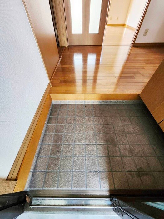 物件内観写真17　(玄関)