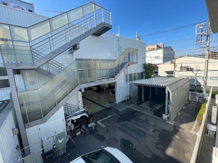 物件内観写真16　(室内からの展望)