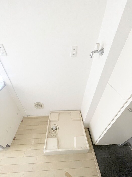 物件内観写真15　(洗濯機置場)