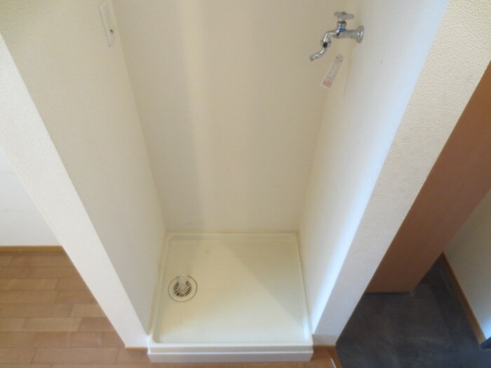 物件内観写真11　(洗濯機置場)