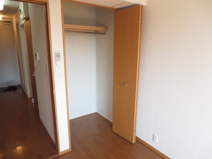 物件内観写真12　(収納)