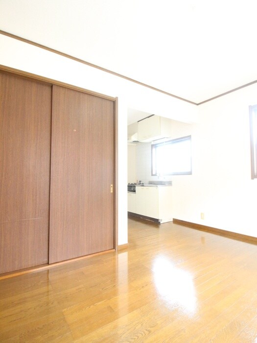 物件内観写真8　(居室)