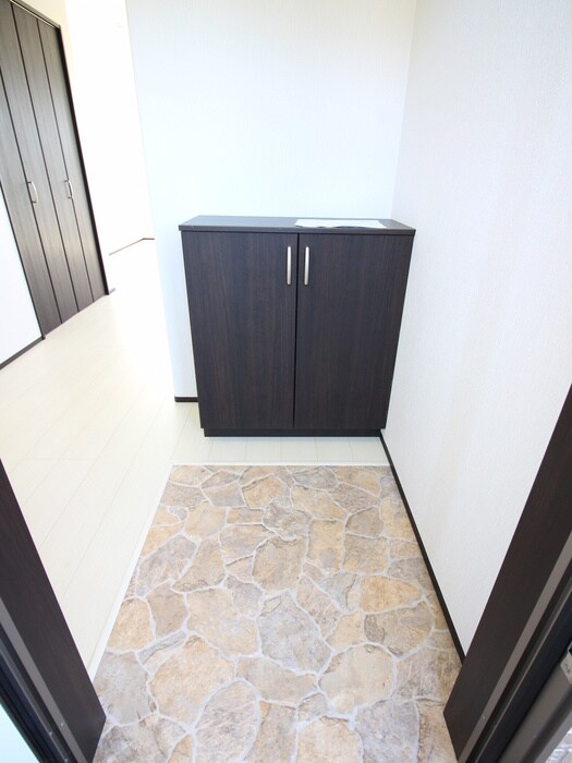 物件内観写真7　(玄関)