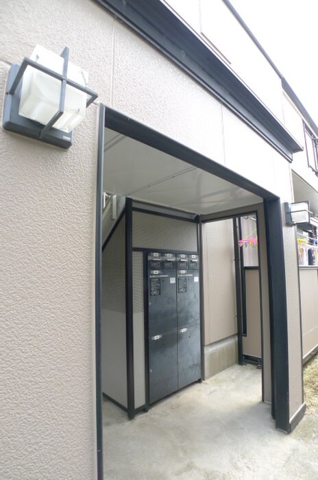 物件外観写真2　(エントランス部分)