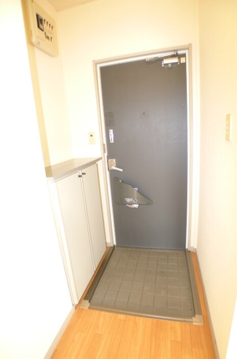 物件内観写真12　(玄関)