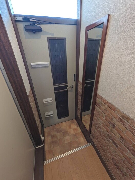 物件内観写真15　(玄関)