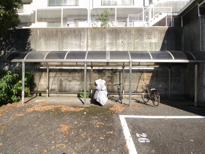 読売ランド第一マンションズの駐輪場