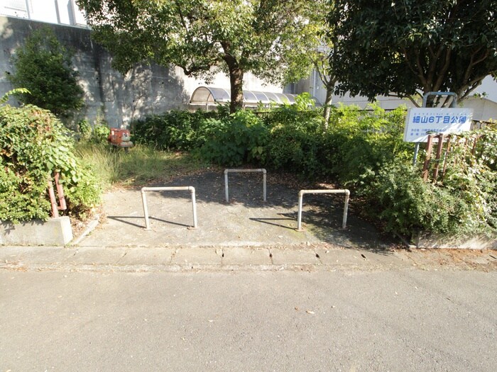 物件外観写真6　(周辺環境)