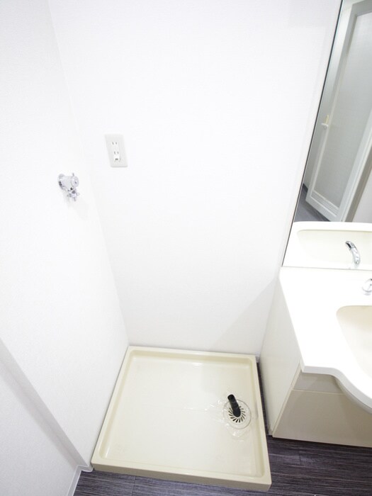 物件内観写真12　(洗濯機置場)