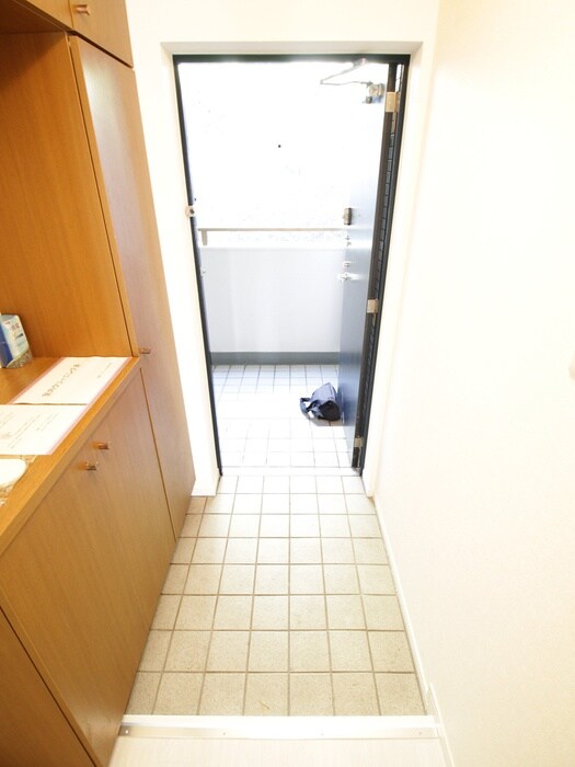 物件内観写真14　(玄関)