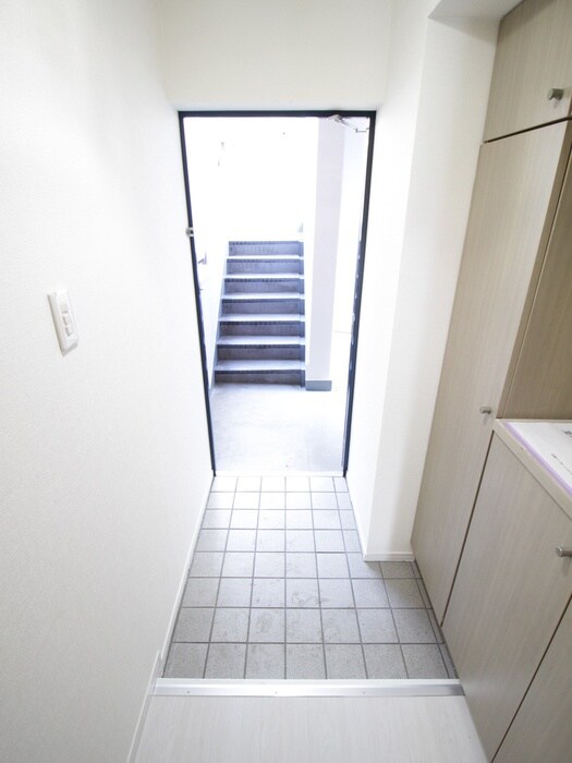 物件内観写真14　(玄関)