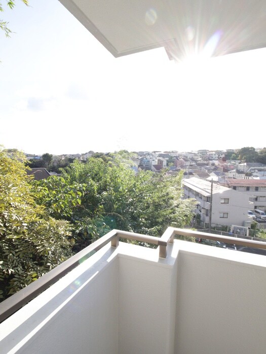 物件内観写真16　(室内からの展望)