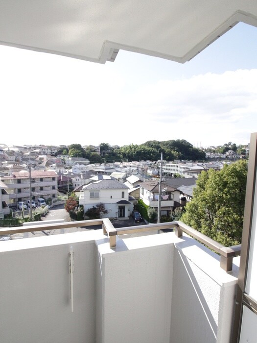物件内観写真16　(室内からの展望)