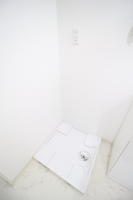 物件内観写真16　(洗濯機置場)