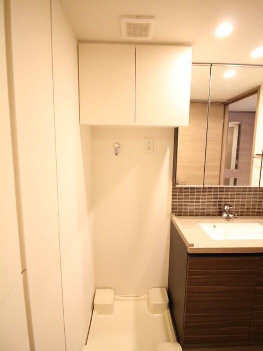 物件内観写真14　(洗濯機置場)