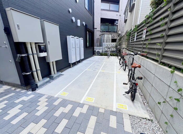 物件外観写真4　(駐輪場)