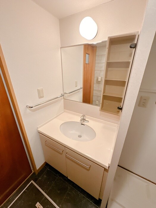 物件内観写真13　(洗面)