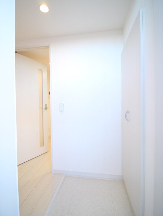 物件内観写真14　(玄関)