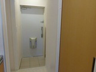 物件内観写真18　(玄関)