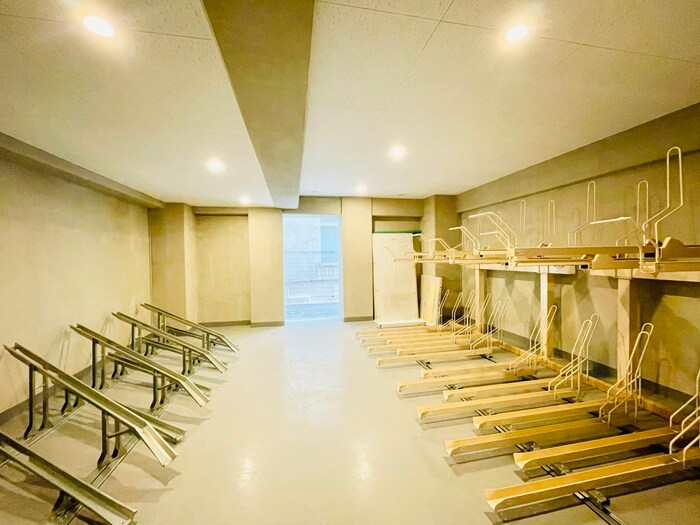 物件外観写真6　(駐輪場)