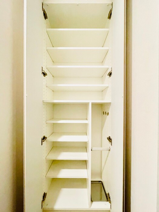物件内観写真18　(靴箱)
