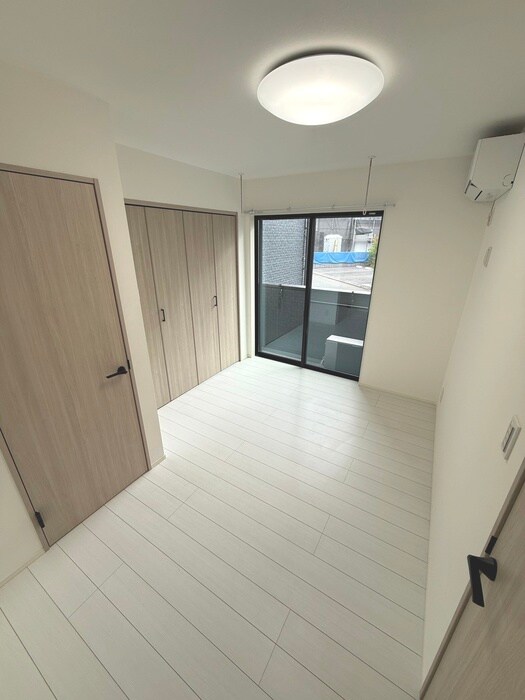 物件内観写真7　(室内からの展望)