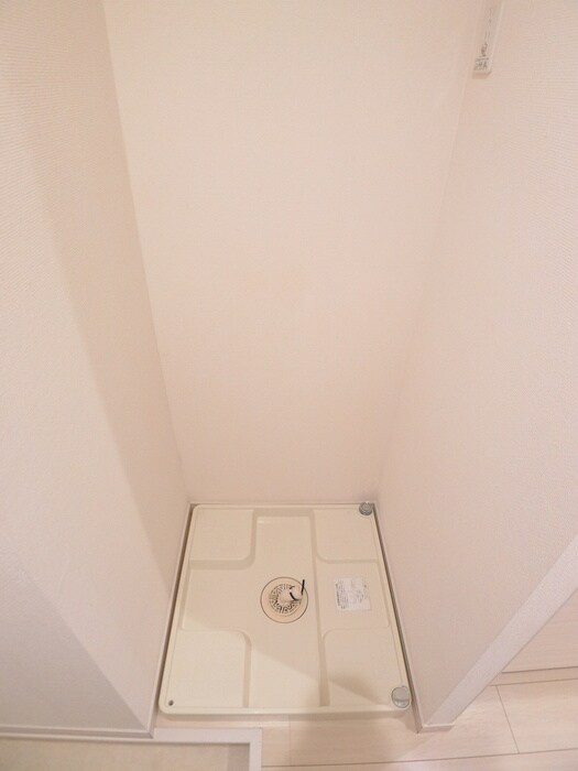 物件内観写真16　(洗濯機置場)