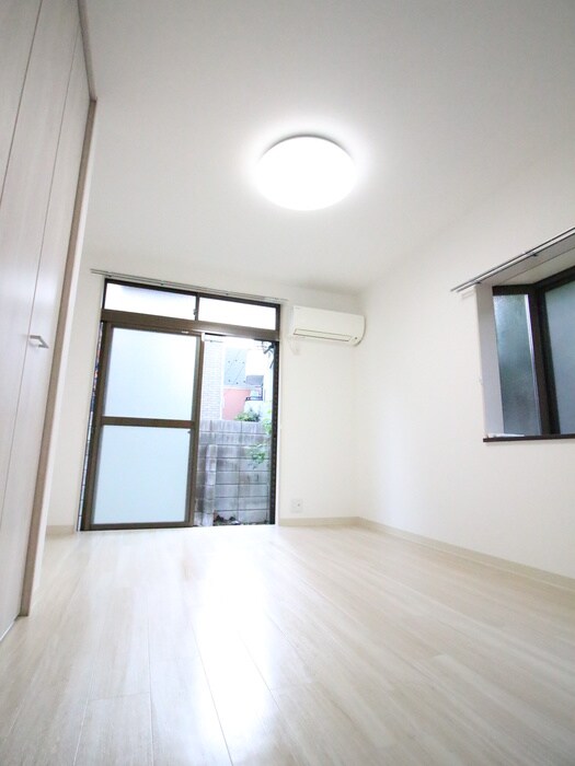 物件内観写真6　(居室)