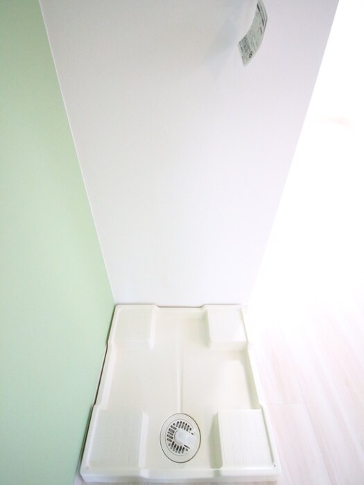 物件内観写真13　(洗濯機置場)