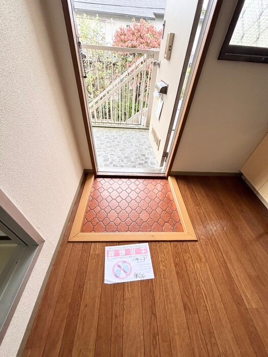 物件内観写真17　(玄関)