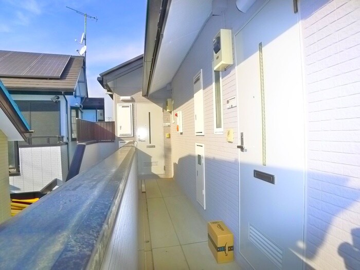 物件外観写真6　(エントランス部分)